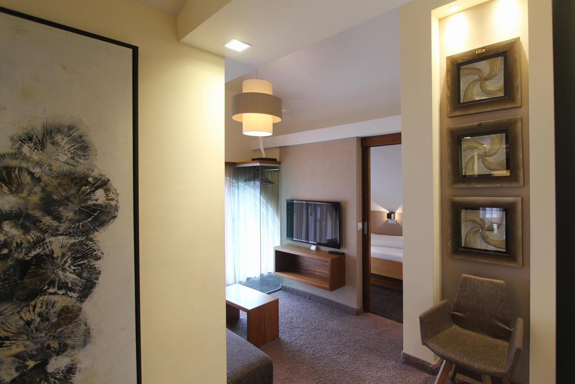 Gruetter Luxury Apartments Ischgl Bilik gambar